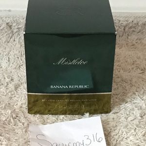 Banana Republic Limited Edition Mistletoe Candle